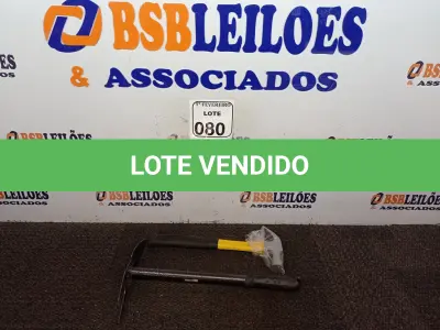 LOTE 080 - 01 MARTELO COM CABO EMBORRACHADO DE 27 MM E 01 SACHO PARA JARDINAGEM. (NO ESTADO) ATENÇÃO! FAZER A VISITAÇÃO ANTES DE ARREMATAR, NÃO SABEMOS SE FUNCIONA. LEILÃO NÃO TEM GARANTIA E NEM DEVOLUÇÃO, SUJEITO A POSSÍVEIS AVARIAS VISÍVEIS/OCULTAS E/OU AUSÊNCIA DE COMPONENTES.