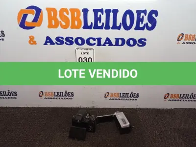 LOTE 030 - 01 MÁQUINA FOTOGRÁFICA NIKON SEM BATERIA E 01 FILMADORA MARCA SONY. (NO ESTADO) ATENÇÃO! FAZER A VISITAÇÃO ANTES DE ARREMATAR, NÃO SABEMOS SE FUNCIONA. LEILÃO NÃO TEM GARANTIA E NEM DEVOLUÇÃO, SUJEITO A POSSÍVEIS AVARIAS VISÍVEIS/OCULTAS E/OU AUSÊNCIA DE COMPONENTES.