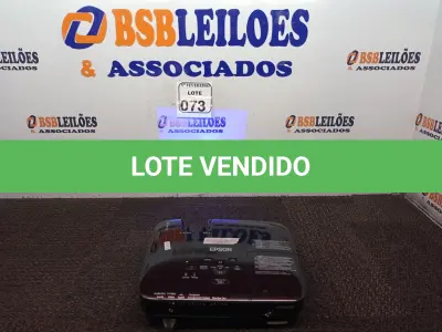 LOTE 073 - 01 PROJETOR MULTIMÍDIA LCD MODELO H369A MARCA EPSON. (NO ESTADO) ATENÇÃO! FAZER A VISITAÇÃO ANTES DE ARREMATAR, NÃO SABEMOS SE FUNCIONA. LEILÃO NÃO TEM GARANTIA E NEM DEVOLUÇÃO, SUJEITO A POSSÍVEIS AVARIAS VISÍVEIS/OCULTAS E/OU AUSÊNCIA DE COMPONENTES.