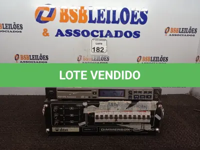 LOTE 182 - 01 MODULO DE DISJUNTOR DE RACK E 01 CD-01U PROFISSIONAL. (NO ESTADO) ATENÇÃO! FAZER A VISITAÇÃO ANTES DE ARREMATAR, NÃO SABEMOS SE FUNCIONA. LEILÃO NÃO TEM GARANTIA E NEM DEVOLUÇÃO, SUJEITO A POSSÍVEIS AVARIAS VISÍVEIS/OCULTAS E/OU AUSÊNCIA DE COMPONENTES.