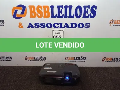 LOTE 052 - 01 PROJETOR MULTIMIDIA LCD MODELO MARCA EPSON. (NO ESTADO) ATENÇÃO! FAZER A VISITAÇÃO ANTES DE ARREMATAR, NÃO SABEMOS SE FUNCIONA. LEILÃO NÃO TEM GARANTIA E NEM DEVOLUÇÃO, SUJEITO A POSSÍVEIS AVARIAS VISÍVEIS/OCULTAS E/OU AUSÊNCIA DE COMPONENTES.
