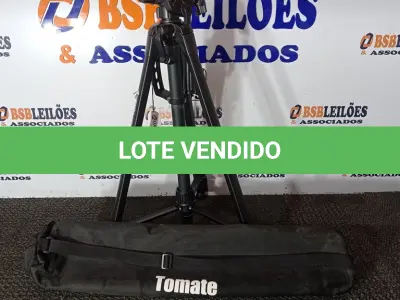 LOTE 249 - 01 TRIPÉ PARA CÂMERA MARCA TOMATE. (NO ESTADO) ATENÇÃO! FAZER A VISITAÇÃO ANTES DE ARREMATAR, NÃO SABEMOS SE FUNCIONA. LEILÃO NÃO TEM GARANTIA E NEM DEVOLUÇÃO, SUJEITO A POSSÍVEIS AVARIAS VISÍVEIS/OCULTAS E/OU AUSÊNCIA DE COMPONENTES.
