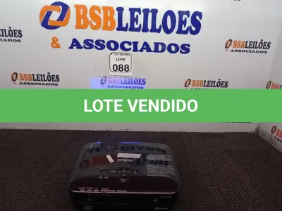 LOTE 088 - 01 PROJETOR MULTIMÍDIA LCD MODELO H369A MARCA EPSON. (NO ESTADO) ATENÇÃO! FAZER A VISITAÇÃO ANTES DE ARREMATAR, NÃO SABEMOS SE FUNCIONA. LEILÃO NÃO TEM GARANTIA E NEM DEVOLUÇÃO, SUJEITO A POSSÍVEIS AVARIAS VISÍVEIS/OCULTAS E/OU AUSÊNCIA DE COMPONENTES.