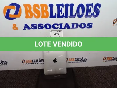 LOTE 012 - 01 IPAD 16GB SEM CARREGADOR. (NO ESTADO) ATENÇÃO! FAZER A VISITAÇÃO ANTES DE ARREMATAR, NÃO SABEMOS SE FUNCIONA. LEILÃO NÃO TEM GARANTIA E NEM DEVOLUÇÃO, SUJEITO A POSSÍVEIS AVARIAS VISÍVEIS/OCULTAS E/OU AUSÊNCIA DE COMPONENTES.