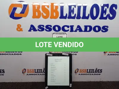 LOTE 006 - 01 IPAD 16GB SEM CARREGADOR. (NO ESTADO) ATENÇÃO! FAZER A VISITAÇÃO ANTES DE ARREMATAR, NÃO SABEMOS SE FUNCIONA. LEILÃO NÃO TEM GARANTIA E NEM DEVOLUÇÃO, SUJEITO A POSSÍVEIS AVARIAS VISÍVEIS/OCULTAS E/OU AUSÊNCIA DE COMPONENTES.