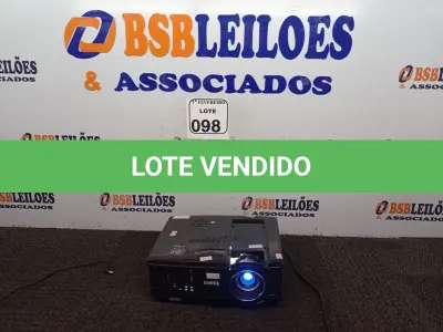 LOTE 098 - 01 PROJETOR MS510+QISDA MARCA BENQ. (NO ESTADO) ATENÇÃO! FAZER A VISITAÇÃO ANTES DE ARREMATAR, NÃO SABEMOS SE FUNCIONA. LEILÃO NÃO TEM GARANTIA E NEM DEVOLUÇÃO, SUJEITO A POSSÍVEIS AVARIAS VISÍVEIS/OCULTAS E/OU AUSÊNCIA DE COMPONENTES.