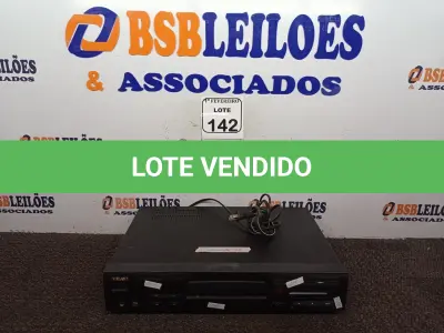 LOTE 142 - 01 APARELHO TOCA CD PLAYER CD-P1100 BIVOLT MARCA TEAC. (NO ESTADO) ATENÇÃO! FAZER A VISITAÇÃO ANTES DE ARREMATAR, NÃO SABEMOS SE FUNCIONA. LEILÃO NÃO TEM GARANTIA E NEM DEVOLUÇÃO, SUJEITO A POSSÍVEIS AVARIAS VISÍVEIS/OCULTAS E/OU AUSÊNCIA DE COMPONENTES.
