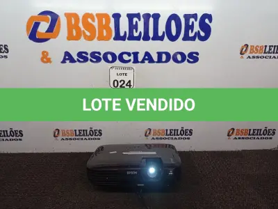 LOTE 024 - 01 PROJETOR MULTIMIDIA LCD MODELO H369A MARCA EPSON. (NO ESTADO) ATENÇÃO! FAZER A VISITAÇÃO ANTES DE ARREMATAR, NÃO SABEMOS SE FUNCIONA. LEILÃO NÃO TEM GARANTIA E NEM DEVOLUÇÃO, SUJEITO A POSSÍVEIS AVARIAS VISÍVEIS/OCULTAS E/OU AUSÊNCIA DE COMPONENTES.