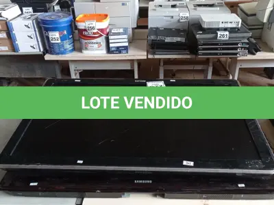 LOTE 277 - 02 TV’S PARA RETIRADAS DE PEÇAS. (NO ESTADO) ATENÇÃO! FAZER A VISITAÇÃO ANTES DE ARREMATAR, NÃO SABEMOS SE FUNCIONA. LEILÃO NÃO TEM GARANTIA E NEM DEVOLUÇÃO, SUJEITO A POSSÍVEIS AVARIAS VISÍVEIS/OCULTAS E/OU AUSÊNCIA DE COMPONENTES.