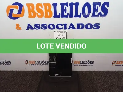 LOTE 012 - 01 IPAD 16GB SEM CARREGADOR. (NO ESTADO) ATENÇÃO! FAZER A VISITAÇÃO ANTES DE ARREMATAR, NÃO SABEMOS SE FUNCIONA. LEILÃO NÃO TEM GARANTIA E NEM DEVOLUÇÃO, SUJEITO A POSSÍVEIS AVARIAS VISÍVEIS/OCULTAS E/OU AUSÊNCIA DE COMPONENTES.