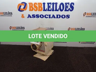 LOTE 162 - 01 MOEDOR DE CARNE MARCA BRITÂNIA. (NO ESTADO) ATENÇÃO! FAZER A VISITAÇÃO ANTES DE ARREMATAR, NÃO SABEMOS SE FUNCIONA. LEILÃO NÃO TEM GARANTIA E NEM DEVOLUÇÃO, SUJEITO A POSSÍVEIS AVARIAS VISÍVEIS/OCULTAS E/OU AUSÊNCIA DE COMPONENTES.