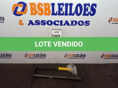 LOTE 080 - 01 MARTELO COM CABO EMBORRACHADO DE 27 MM E 01 SACHO PARA JARDINAGEM. (NO ESTADO) ATENÇÃO! FAZER A VISITAÇÃO ANTES DE ARREMATAR, NÃO SABEMOS SE FUNCIONA. LEILÃO NÃO TEM GARANTIA E NEM DEVOLUÇÃO, SUJEITO A POSSÍVEIS AVARIAS VISÍVEIS/OCULTAS E/OU AUSÊNCIA DE COMPONENTES.