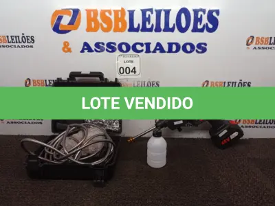 LOTE 004 - 01 LAVADORA DE ALTA PRESSÃO PORTÁTIL RECARREGÁVEL 220V COM CASE E ACESSÓRIOS.  (NO ESTADO) ATENÇÃO! FAZER A VISITAÇÃO ANTES DE ARREMATAR, NÃO SABEMOS SE FUNCIONA. LEILÃO NÃO TEM GARANTIA E NEM DEVOLUÇÃO, SUJEITO A POSSÍVEIS AVARIAS VISÍVEIS/OCULTAS E/OU AUSÊNCIA DE COMPONENTES.