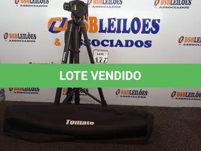 LOTE 177 - 01 TRIPÉ MARCA TOMATE MODELO MTG-3016. (NO ESTADO) ATENÇÃO! FAZER A VISITAÇÃO ANTES DE ARREMATAR, NÃO SABEMOS SE FUNCIONA. LEILÃO NÃO TEM GARANTIA E NEM DEVOLUÇÃO, SUJEITO A POSSÍVEIS AVARIAS VISÍVEIS/OCULTAS E/OU AUSÊNCIA DE COMPONENTES.