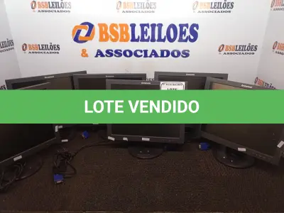 LOTE 181 - 06 MONITORES LCD MARCAS E MODELOS DIVERSOS. (NO ESTADO) ATENÇÃO! FAZER A VISITAÇÃO ANTES DE ARREMATAR, NÃO SABEMOS SE FUNCIONA. LEILÃO NÃO TEM GARANTIA E NEM DEVOLUÇÃO, SUJEITO A POSSÍVEIS AVARIAS VISÍVEIS/OCULTAS E/OU AUSÊNCIA DE COMPONENTES.