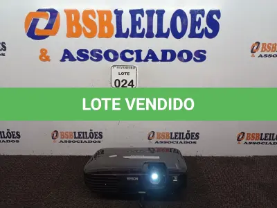 LOTE 024 - 01 PROJETOR MULTIMIDIA LCD MODELO H369A MARCA EPSON. (NO ESTADO) ATENÇÃO! FAZER A VISITAÇÃO ANTES DE ARREMATAR, NÃO SABEMOS SE FUNCIONA. LEILÃO NÃO TEM GARANTIA E NEM DEVOLUÇÃO, SUJEITO A POSSÍVEIS AVARIAS VISÍVEIS/OCULTAS E/OU AUSÊNCIA DE COMPONENTES.