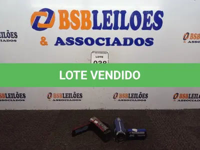 LOTE 038 - 02 FILMADORAS, SENDO UMA MARCA JVC E UMA SONY SEM CARREGADOR. LIGANDO. (NO ESTADO) ATENÇÃO! FAZER A VISITAÇÃO ANTES DE ARREMATAR, NÃO SABEMOS SE FUNCIONA. LEILÃO NÃO TEM GARANTIA E NEM DEVOLUÇÃO, SUJEITO A POSSÍVEIS AVARIAS VISÍVEIS/OCULTAS E/OU AUSÊNCIA DE COMPONENTES.