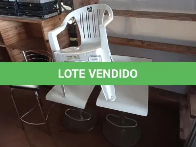 LOTE 199 - 03 BANQUETAS E 01 CADEIRA DE PLÁSTICO. (NO ESTADO) ATENÇÃO! FAZER A VISITAÇÃO ANTES DE ARREMATAR, NÃO SABEMOS SE FUNCIONA. LEILÃO NÃO TEM GARANTIA E NEM DEVOLUÇÃO, SUJEITO A POSSÍVEIS AVARIAS VISÍVEIS/OCULTAS E/OU AUSÊNCIA DE COMPONENTES.