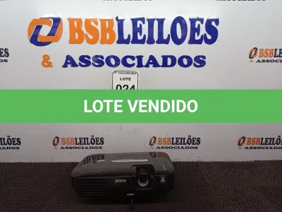 LOTE 024 - 01 PROJETOR MULTIMIDIA LCD MODELO H369A MARCA EPSON. (NO ESTADO) ATENÇÃO! FAZER A VISITAÇÃO ANTES DE ARREMATAR, NÃO SABEMOS SE FUNCIONA. LEILÃO NÃO TEM GARANTIA E NEM DEVOLUÇÃO, SUJEITO A POSSÍVEIS AVARIAS VISÍVEIS/OCULTAS E/OU AUSÊNCIA DE COMPONENTES.
