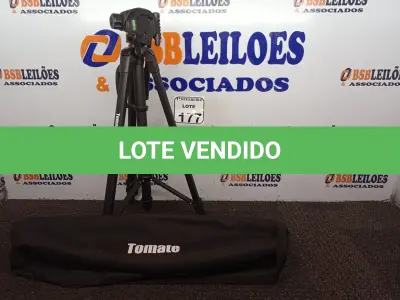 LOTE 177 - 01 TRIPÉ MARCA TOMATE MODELO MTG-3016. (NO ESTADO) ATENÇÃO! FAZER A VISITAÇÃO ANTES DE ARREMATAR, NÃO SABEMOS SE FUNCIONA. LEILÃO NÃO TEM GARANTIA E NEM DEVOLUÇÃO, SUJEITO A POSSÍVEIS AVARIAS VISÍVEIS/OCULTAS E/OU AUSÊNCIA DE COMPONENTES.