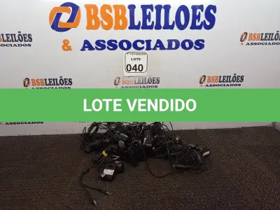LOTE 040 - 01 LOTE COM DIVERSAS WEBCAMS USB. (NO ESTADO) ATENÇÃO! FAZER A VISITAÇÃO ANTES DE ARREMATAR, NÃO SABEMOS SE FUNCIONA. LEILÃO NÃO TEM GARANTIA E NEM DEVOLUÇÃO, SUJEITO A POSSÍVEIS AVARIAS VISÍVEIS/OCULTAS E/OU AUSÊNCIA DE COMPONENTES.