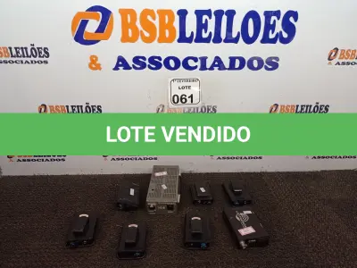 LOTE 061 - 07 APARELHOS DE RECEPTOR P/ MICROFONES S/ FIO E 01 FONTE CHAVEADA MODELO IA-60A. (NO ESTADO) ATENÇÃO! FAZER A VISITAÇÃO ANTES DE ARREMATAR, NÃO SABEMOS SE FUNCIONA. LEILÃO NÃO TEM GARANTIA E NEM DEVOLUÇÃO, SUJEITO A POSSÍVEIS AVARIAS VISÍVEIS/OCULTAS E/OU AUSÊNCIA DE COMPONENTES.