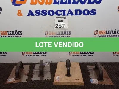 LOTE 287 - 01 DESEMPENADEIRA DE AÇO E 01 DESEMPENADEIRA DE MADEIRA.  (NO ESTADO) ATENÇÃO! FAZER A VISITAÇÃO ANTES DE ARREMATAR, NÃO SABEMOS SE FUNCIONA. LEILÃO NÃO TEM GARANTIA E NEM DEVOLUÇÃO, SUJEITO A POSSÍVEIS AVARIAS VISÍVEIS/OCULTAS E/OU AUSÊNCIA DE COMPONENTES.