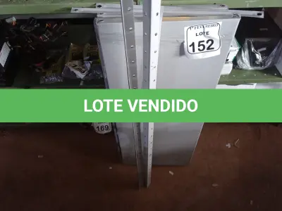 LOTE 152 - 01 ESTANTE DE AÇO DESMONTADA COM 04 PRATELEIRAS. (NOVO) (NO ESTADO) ATENÇÃO! FAZER A VISITAÇÃO ANTES DE ARREMATAR, NÃO SABEMOS SE FUNCIONA. LEILÃO NÃO TEM GARANTIA E NEM DEVOLUÇÃO, SUJEITO A POSSÍVEIS AVARIAS VISÍVEIS/OCULTAS E/OU AUSÊNCIA DE COMPONENTES.