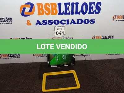 LOTE 041 - 01 TABLET MARCA POSITIVO COM CARREGADOR. (NO ESTADO) ATENÇÃO! FAZER A VISITAÇÃO ANTES DE ARREMATAR, NÃO SABEMOS SE FUNCIONA. LEILÃO NÃO TEM GARANTIA E NEM DEVOLUÇÃO, SUJEITO A POSSÍVEIS AVARIAS VISÍVEIS/OCULTAS E/OU AUSÊNCIA DE COMPONENTES.