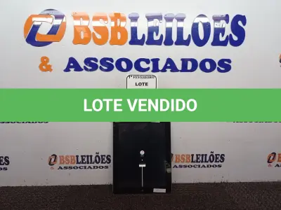 LOTE 003 - 01 IPAD 64GB SEM CARREGADOR. (NO ESTADO) ATENÇÃO! FAZER A VISITAÇÃO ANTES DE ARREMATAR, NÃO SABEMOS SE FUNCIONA. LEILÃO NÃO TEM GARANTIA E NEM DEVOLUÇÃO, SUJEITO A POSSÍVEIS AVARIAS VISÍVEIS/OCULTAS E/OU AUSÊNCIA DE COMPONENTES.