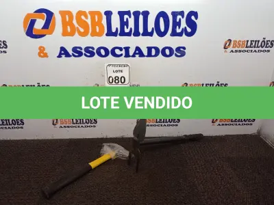 LOTE 080 - 01 MARTELO COM CABO EMBORRACHADO DE 27 MM E 01 SACHO PARA JARDINAGEM. (NO ESTADO) ATENÇÃO! FAZER A VISITAÇÃO ANTES DE ARREMATAR, NÃO SABEMOS SE FUNCIONA. LEILÃO NÃO TEM GARANTIA E NEM DEVOLUÇÃO, SUJEITO A POSSÍVEIS AVARIAS VISÍVEIS/OCULTAS E/OU AUSÊNCIA DE COMPONENTES.