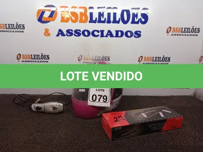 LOTE 079 - 01 CHAPINHA, 01 MÁQUINA PARA CORTAR CABELO E 01 CAPACETE FEMININO PARA MOTO. (NO ESTADO) ATENÇÃO! FAZER A VISITAÇÃO ANTES DE ARREMATAR, NÃO SABEMOS SE FUNCIONA. LEILÃO NÃO TEM GARANTIA E NEM DEVOLUÇÃO, SUJEITO A POSSÍVEIS AVARIAS VISÍVEIS/OCULTAS E/OU AUSÊNCIA DE COMPONENTES.