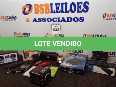 LOTE 032 - 05 CAIXINHAS DE SOM, 05 CARREGADORES PORTÁTIL, 03 MP3 USB, 01 GPS, 01 SECRETÁRIA ELETRÔNICA MARCA PANASONIC, 01 APARELHO DE MEDIR GLICEMIA E 01 MINI TECLADO DOBRÁVEL PORTÁTIL. (NO ESTADO) ATENÇÃO! FAZER A VISITAÇÃO ANTES DE ARREMATAR, NÃO SABEMOS SE FUNCIONA. LEILÃO NÃO TEM GARANTIA E NEM DEVOLUÇÃO, SUJEITO A POSSÍVEIS AVARIAS VISÍVEIS/OCULTAS E/OU AUSÊNCIA DE COMPONENTES.