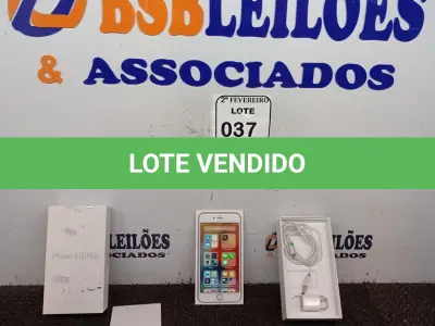 LOTE 037 - 01 IPHONE 6S PLUS COM CARREGADOR. (NO ESTADO) ATENÇÃO! FAZER A VISITAÇÃO ANTES DE ARREMATAR, NÃO SABEMOS SE FUNCIONA. LEILÃO NÃO TEM GARANTIA E NEM DEVOLUÇÃO, SUJEITO A POSSÍVEIS AVARIAS VISÍVEIS/OCULTAS E/OU AUSÊNCIA DE COMPONENTES.