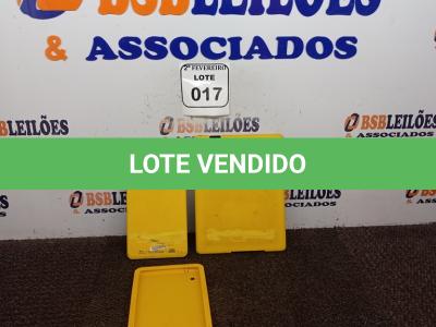 LOTE 017 - 02 TABLETS SEM CARREGADOR, SENDO 01 MARCA POSITIVO E 01 CCE. (NO ESTADO) ATENÇÃO! FAZER A VISITAÇÃO ANTES DE ARREMATAR, NÃO SABEMOS SE FUNCIONA. LEILÃO NÃO TEM GARANTIA E NEM DEVOLUÇÃO, SUJEITO A POSSÍVEIS AVARIAS VISÍVEIS/OCULTAS E/OU AUSÊNCIA DE COMPONENTES.