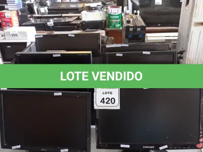 LOTE 420 - 12 MONITORES PARA RETIRADAS DE PEÇAS. (NO ESTADO) ATENÇÃO! FAZER A VISITAÇÃO ANTES DE ARREMATAR, NÃO SABEMOS SE FUNCIONA. LEILÃO NÃO TEM GARANTIA E NEM DEVOLUÇÃO, SUJEITO A POSSÍVEIS AVARIAS VISÍVEIS/OCULTAS E/OU AUSÊNCIA DE COMPONENTES.