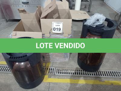 LOTE 019 - 02 BOMBONAS EM PLÁSTICO PARA XAROPE. (NO ESTADO) ATENÇÃO! FAZER A VISITAÇÃO ANTES DE ARREMATAR, NÃO SABEMOS SE FUNCIONA. LEILÃO NÃO TEM GARANTIA E NEM DEVOLUÇÃO, SUJEITO A POSSÍVEIS AVARIAS VISÍVEIS/OCULTAS E/OU AUSÊNCIA DE COMPONENTES.