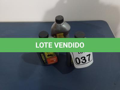 LOTE 037 - 03 LITROS DE LUBRIFICANTE MINERAL PARA COMPRESSORES. TIPO HL ISSO 150. (NO ESTADO) ATENÇÃO! FAZER A VISITAÇÃO ANTES DE ARREMATAR, NÃO SABEMOS SE FUNCIONA. LEILÃO NÃO TEM GARANTIA E NEM DEVOLUÇÃO, SUJEITO A POSSÍVEIS AVARIAS VISÍVEIS/OCULTAS E/OU AUSÊNCIA DE COMPONENTES.