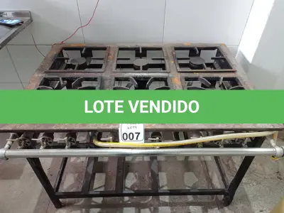 LOTE 007 - 01 FOGÃO INDUSTRIAL DE 6 BOCAS. (NO ESTADO) ATENÇÃO! FAZER A VISITAÇÃO ANTES DE ARREMATAR, NÃO SABEMOS SE FUNCIONA. LEILÃO NÃO TEM GARANTIA E NEM DEVOLUÇÃO, SUJEITO A POSSÍVEIS AVARIAS VISÍVEIS/OCULTAS E/OU AUSÊNCIA DE COMPONENTES.