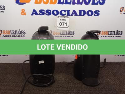 LOTE 071 - 02 CAFETEIRAS INCOMPLETAS, SENDO 01 ARNO. (NO ESTADO) ATENÇÃO! FAZER A VISITAÇÃO ANTES DE ARREMATAR, NÃO SABEMOS SE FUNCIONA. LEILÃO NÃO TEM GARANTIA E NEM DEVOLUÇÃO, SUJEITO A POSSÍVEIS AVARIAS VISÍVEIS/OCULTAS E/OU AUSÊNCIA DE COMPONENTES.