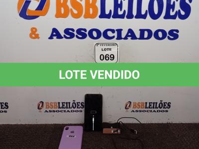 LOTE 069 - 01 IPHONE XS MAX COM CARREGADOR. COM AVARIAS. (NO ESTADO) ATENÇÃO! FAZER A VISITAÇÃO ANTES DE ARREMATAR, NÃO SABEMOS SE FUNCIONA. LEILÃO NÃO TEM GARANTIA E NEM DEVOLUÇÃO, SUJEITO A POSSÍVEIS AVARIAS VISÍVEIS/OCULTAS E/OU AUSÊNCIA DE COMPONENTES.