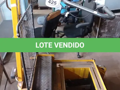 LOTE 425 - 01 CARRINHO PARA CARGA SEM RODAS E COM MOTOR (NO ESTADO) ATENÇÃO! FAZER A VISITAÇÃO ANTES DE ARREMATAR, NÃO SABEMOS SE FUNCIONA. LEILÃO NÃO TEM GARANTIA E NEM DEVOLUÇÃO, SUJEITO A POSSÍVEIS AVARIAS VISÍVEIS/OCULTAS E/OU AUSÊNCIA DE COMPONENTES.