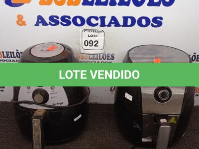 LOTE 092 - 02 AIR FRYER COM AVARIAS. (NO ESTADO) ATENÇÃO! FAZER A VISITAÇÃO ANTES DE ARREMATAR, NÃO SABEMOS SE FUNCIONA. LEILÃO NÃO TEM GARANTIA E NEM DEVOLUÇÃO, SUJEITO A POSSÍVEIS AVARIAS VISÍVEIS/OCULTAS E/OU AUSÊNCIA DE COMPONENTES.