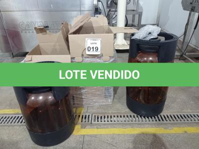 LOTE 019 - 02 BOMBONAS EM PLÁSTICO PARA XAROPE. (NO ESTADO) ATENÇÃO! FAZER A VISITAÇÃO ANTES DE ARREMATAR, NÃO SABEMOS SE FUNCIONA. LEILÃO NÃO TEM GARANTIA E NEM DEVOLUÇÃO, SUJEITO A POSSÍVEIS AVARIAS VISÍVEIS/OCULTAS E/OU AUSÊNCIA DE COMPONENTES.