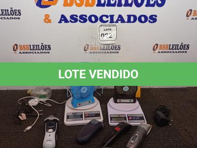 LOTE 022 - 03 BALANÇAS, 03 VENTILADORES DE MESA, 01 LÂMPADA PARA ENFEITE E 05 BARBEADORES ELÉTRICOS.   (NO ESTADO) ATENÇÃO! FAZER A VISITAÇÃO ANTES DE ARREMATAR, NÃO SABEMOS SE FUNCIONA. LEILÃO NÃO TEM GARANTIA E NEM DEVOLUÇÃO, SUJEITO A POSSÍVEIS AVARIAS VISÍVEIS/OCULTAS E/OU AUSÊNCIA DE COMPONENTES.