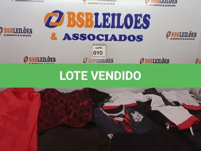 LOTE 010 - 06 FANTASIAS DIVERSAS, 04 CAPAS E 01 COLETE AVULSO. (NOVO) (NO ESTADO) ATENÇÃO! FAZER A VISITAÇÃO ANTES DE ARREMATAR, NÃO SABEMOS SE FUNCIONA. LEILÃO NÃO TEM GARANTIA E NEM DEVOLUÇÃO, SUJEITO A POSSÍVEIS AVARIAS VISÍVEIS/OCULTAS E/OU AUSÊNCIA DE COMPONENTES.