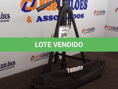LOTE 006 - 01 TRIPÉ PARA CÂMERA TOMATE MTG-3016.  (NO ESTADO) ATENÇÃO! FAZER A VISITAÇÃO ANTES DE ARREMATAR, NÃO SABEMOS SE FUNCIONA. LEILÃO NÃO TEM GARANTIA E NEM DEVOLUÇÃO, SUJEITO A POSSÍVEIS AVARIAS VISÍVEIS/OCULTAS E/OU AUSÊNCIA DE COMPONENTES.
