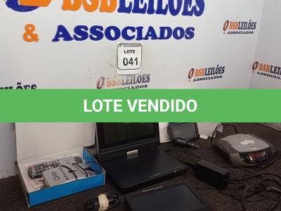 LOTE 041 - 01 TV BOX USB 2.0, 01 RÁDIO RELÓGIO, 01 GPS TOMTOM, 01 MONITOR/TV LCD DIGITAL E 01 DVD/PLAYER COM CARREGADOR MARCA SONY. (NO ESTADO) ATENÇÃO! FAZER A VISITAÇÃO ANTES DE ARREMATAR, NÃO SABEMOS SE FUNCIONA. LEILÃO NÃO TEM GARANTIA E NEM DEVOLUÇÃO, SUJEITO A POSSÍVEIS AVARIAS VISÍVEIS/OCULTAS E/OU AUSÊNCIA DE COMPONENTES.