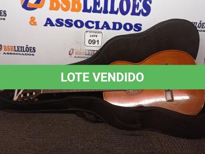 LOTE 091 - 01 VIOLÃO SEM CORDAS COM CAPA MARCA GIANNINE. (NO ESTADO) ATENÇÃO! FAZER A VISITAÇÃO ANTES DE ARREMATAR, NÃO SABEMOS SE FUNCIONA. LEILÃO NÃO TEM GARANTIA E NEM DEVOLUÇÃO, SUJEITO A POSSÍVEIS AVARIAS VISÍVEIS/OCULTAS E/OU AUSÊNCIA DE COMPONENTES.