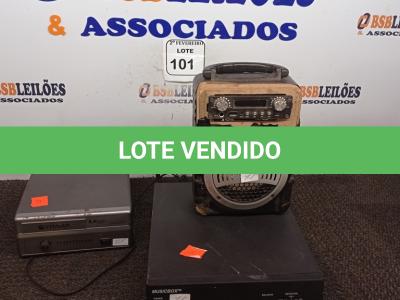 LOTE 101 - 02 AMPLIFICADORES E 01 CAIXA DE SOM PORTÁTIL. (ESTADO) ATENÇÃO! FAZER A VISITAÇÃO ANTES DE ARREMATAR, NÃO SABEMOS SE FUNCIONA. LEILÃO NÃO TEM GARANTIA E NEM DEVOLUÇÃO, SUJEITO A POSSÍVEIS AVARIAS VISÍVEIS/OCULTAS E/OU AUSÊNCIA DE COMPONENTES.